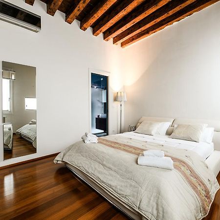 Frari Luxury Veneza Exterior foto