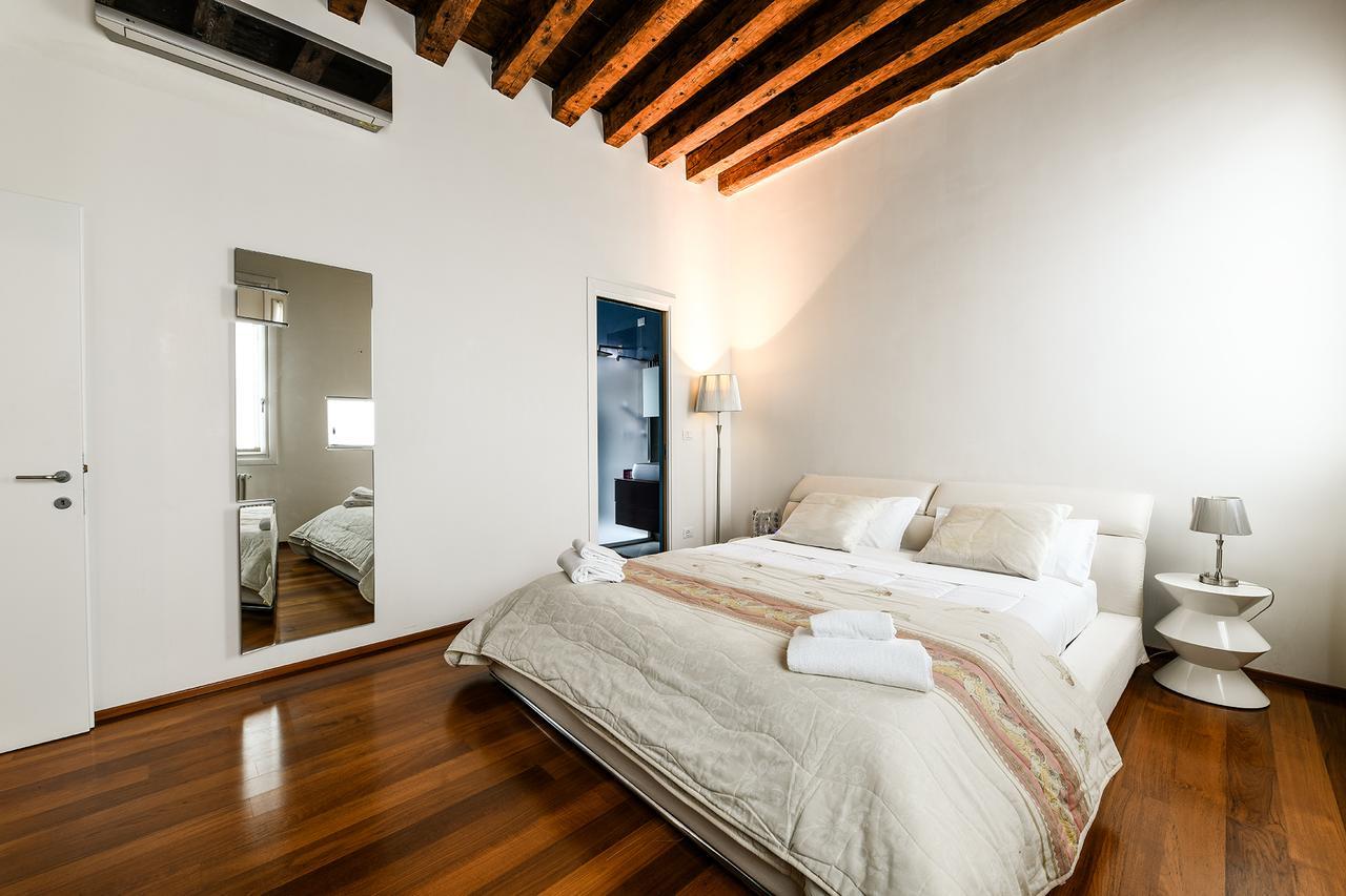 Frari Luxury Veneza Exterior foto